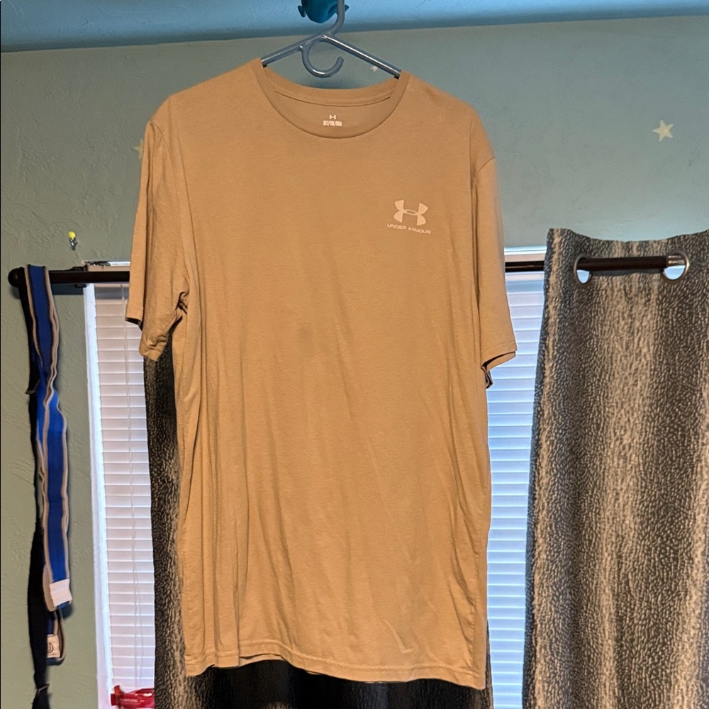 Under Armour Men's Beige Short Sleeve Tee